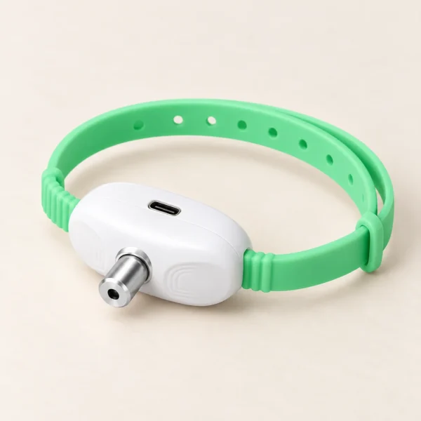 Collar láser verde para gatos con puerto USB-C superior